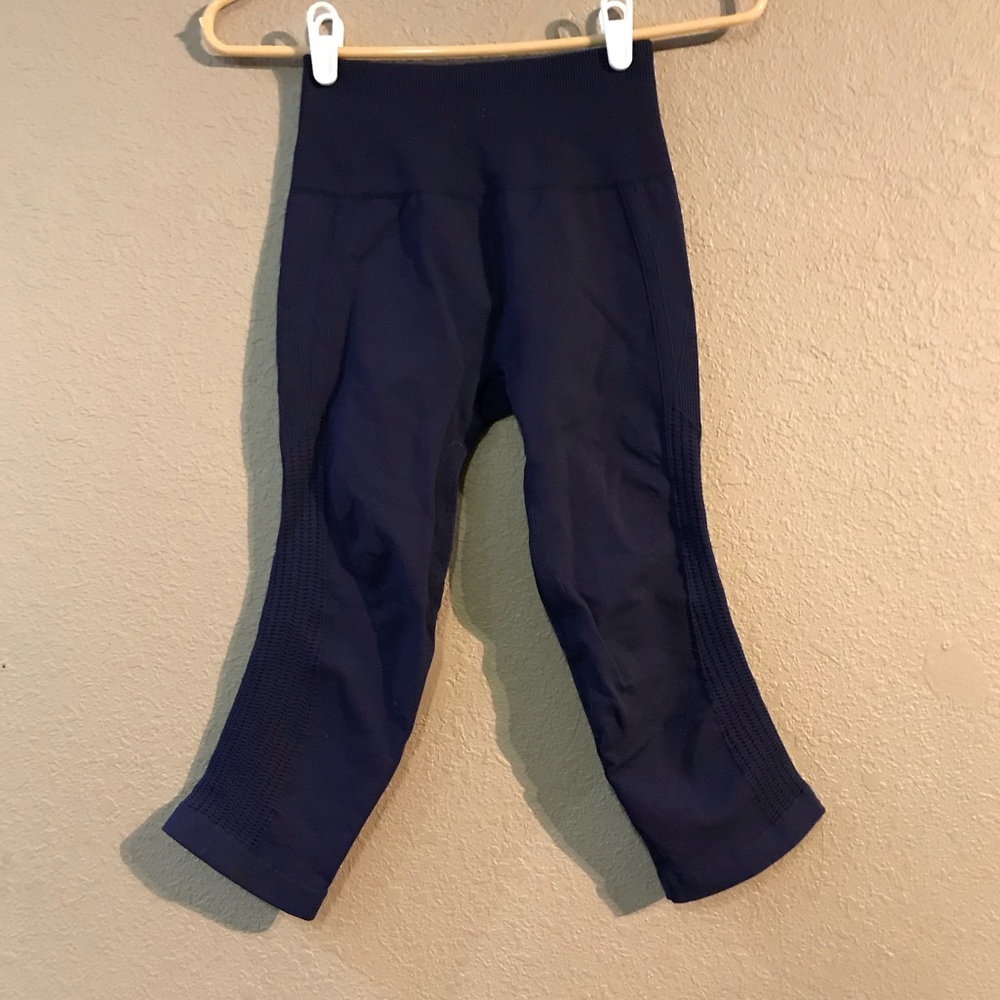 Size 2 lululemon athletica Compression Leggings - Picture 1 of 5